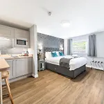 Chequers Lodge- Dalton-in- Furness- Self Check In- For Professionals And Tourists *