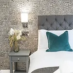 Chequers Lodge- Dalton-in- Furness- Self Check In- For Professionals And Tourists Hotel