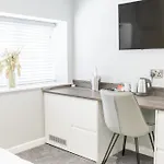 Hotel Chequers Lodge- Dalton-in- Furness- Self Check In- For Professionals And Tourists Dalton-in-Furness