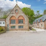 Chequers Lodge- Dalton-in- Furness- Self Check In- For Professionals And Tourists Hotel