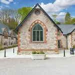 Chequers Lodge- Dalton-in- Furness- Self Check In- For Professionals And Tourists *
