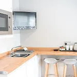Hotel Chequers Lodge- Dalton-in- Furness- Self Check In- For Professionals And Tourists *