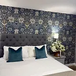 Chequers Lodge- Dalton-in- Furness- Self Check In- For Professionals And Tourists Hotel *