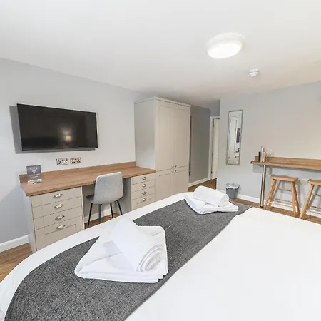 Chequers Lodge- Dalton-in- Furness- Self Check In- For Professionals And Tourists Hotel *