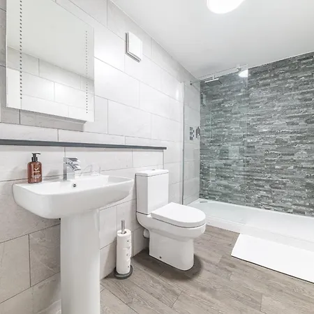 Chequers Lodge- Dalton-in- Furness- Self Check In- For Professionals And Tourists *