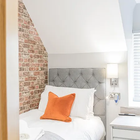 Chequers Lodge- Dalton-in- Furness- Self Check In- For Professionals And Tourists ダルトン・イン・ファーネス