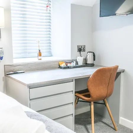 Hotel Chequers Lodge- Dalton-in- Furness- Self Check In- For Professionals And Tourists