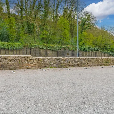 Chequers Lodge- Dalton-in- Furness- Self Check In- For Professionals And Tourists ホテル