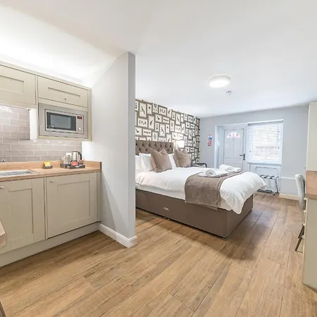 Hotel Chequers Lodge- Dalton-in- Furness- Self Check In- For Professionals And Tourists *