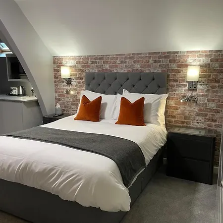 Chequers Lodge- Dalton-in- Furness- Self Check In- For Professionals And Tourists