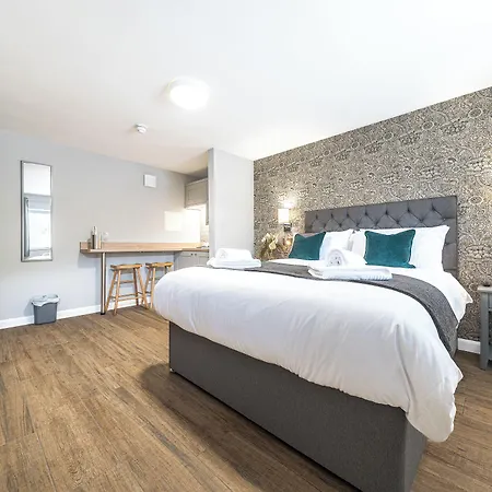 Chequers Lodge- Dalton-in- Furness- Self Check In- For Professionals And Tourists Hotel *