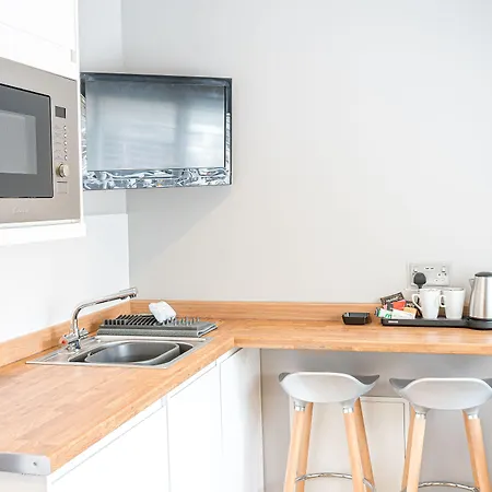 ホテル Chequers Lodge- Dalton-in- Furness- Self Check In- For Professionals And Tourists *