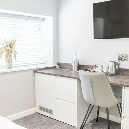 Chequers Lodge- Dalton-in- Furness- Self Check In- For Professionals And Tourists Hotel *