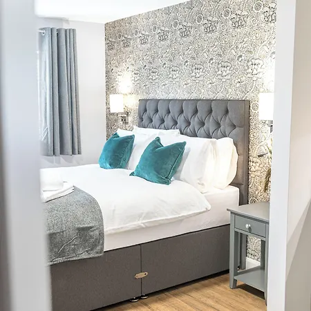 Hotel Chequers Lodge- Dalton-in- Furness- Self Check In- For Professionals And Tourists