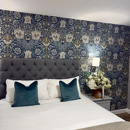 Chequers Lodge- Dalton-in- Furness- Self Check In- For Professionals And Tourists Hotel *