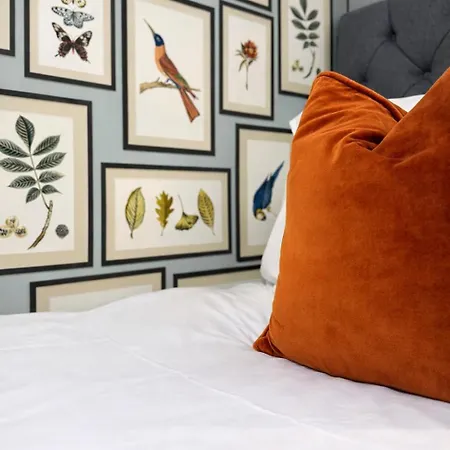 Chequers Lodge- Dalton-in- Furness- Self Check In- For Professionals And Tourists Hotel *