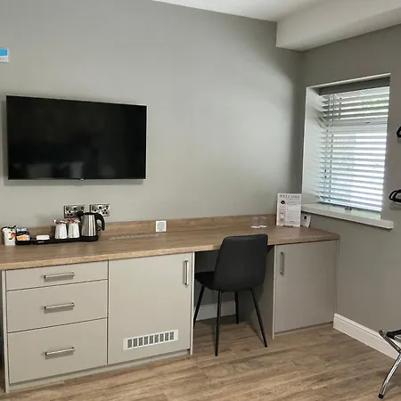 Chequers Lodge- Dalton-in- Furness- Self Check In- For Professionals And Tourists