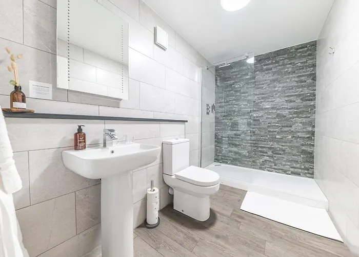 Chequers Lodge- Dalton-in- Furness- Self Check In- For Professionals And Tourists *