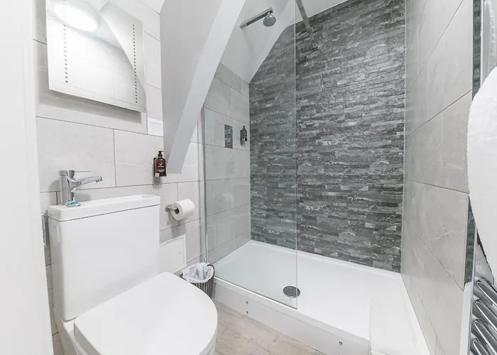 Chequers Lodge- Dalton-in- Furness- Self Check In- For Professionals And Tourists 酒店 *