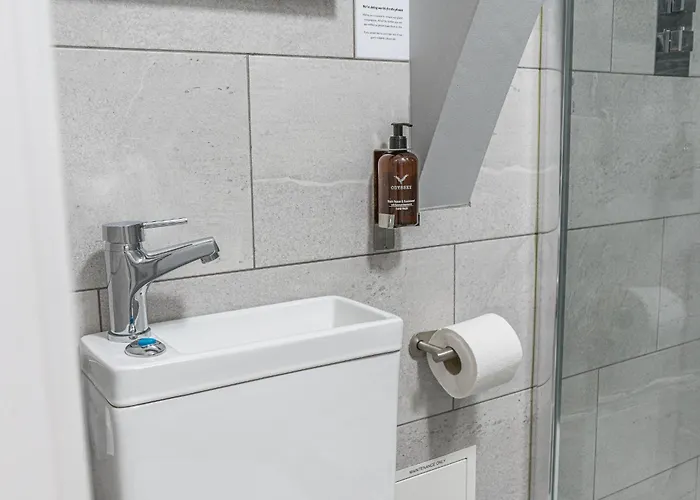 Chequers Lodge- Dalton-in- Furness- Self Check In- For Professionals And Tourists