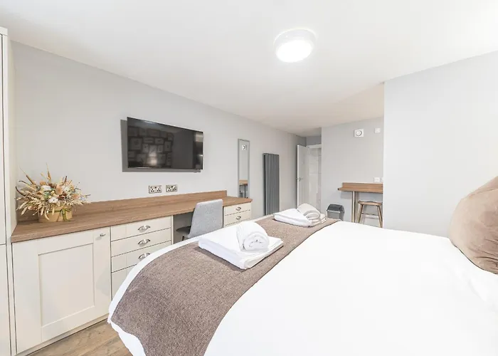 Chequers Lodge- Dalton-in- Furness- Self Check In- For Professionals And Tourists