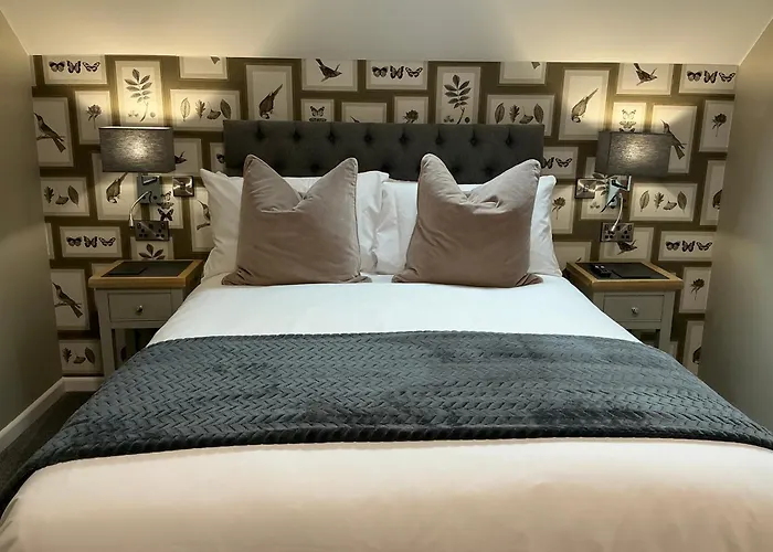 Chequers Lodge- Dalton-in- Furness- Self Check In- For Professionals And Tourists