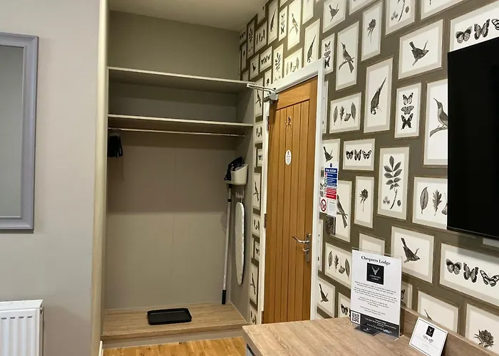 Chequers Lodge- Dalton-in- Furness- Self Check In- For Professionals And Tourists *