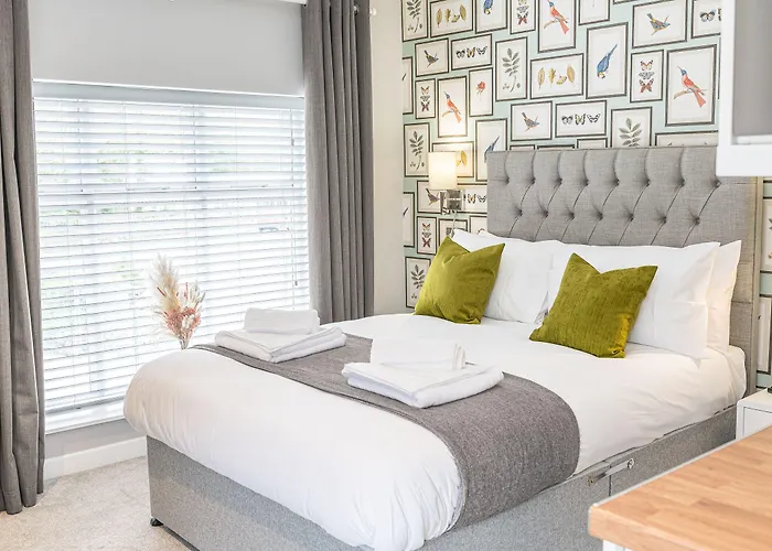 Chequers Lodge- Dalton-in- Furness- Self Check In- For Professionals And Tourists *