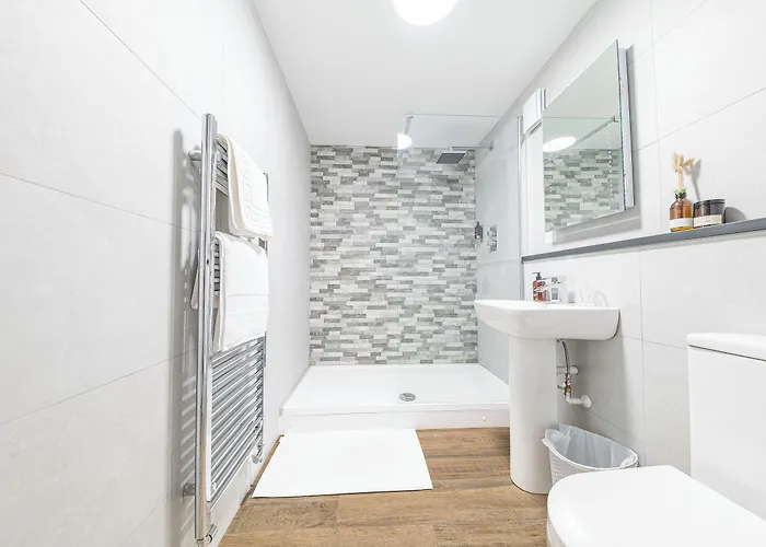 Chequers Lodge- Dalton-in- Furness- Self Check In- For Professionals And Tourists * 多尔顿因弗内斯