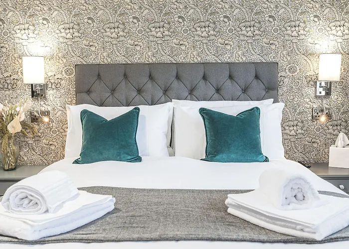 Chequers Lodge- Dalton-in- Furness- Self Check In- For Professionals And Tourists *