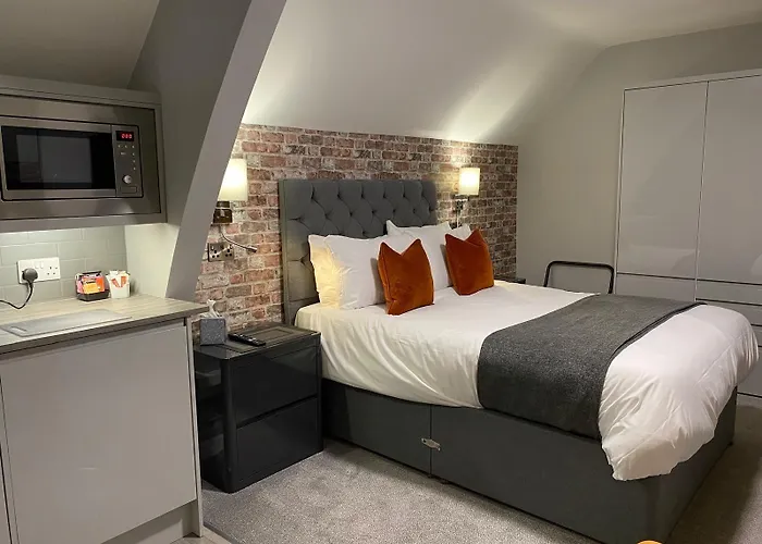 Chequers Lodge- Dalton-in- Furness- Self Check In- For Professionals And Tourists *