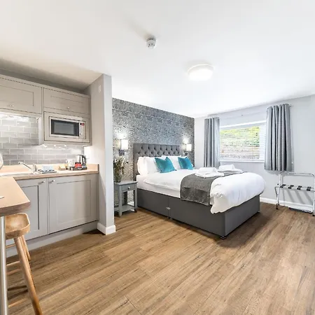 Chequers Lodge- Dalton-in- Furness- Self Check In- For Professionals And Tourists *