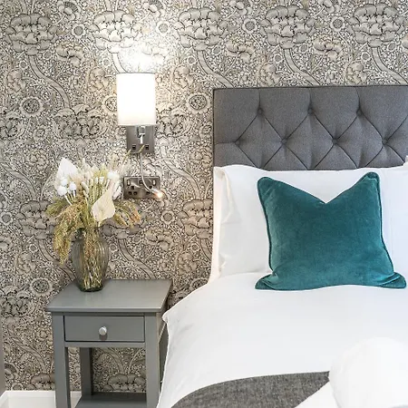 Chequers Lodge- Dalton-in- Furness- Self Check In- For Professionals And Tourists Hotel