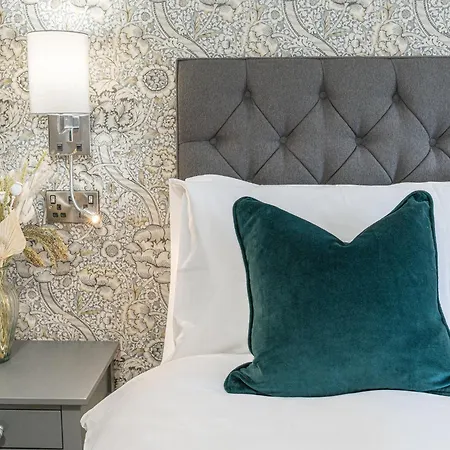 Chequers Lodge- Dalton-in- Furness- Self Check In- For Professionals And Tourists Hotel Dalton in Furness