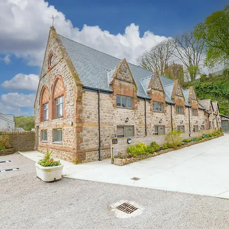 Hotel Chequers Lodge- Dalton-in- Furness- Self Check In- For Professionals And Tourists