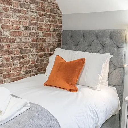 Hotel Chequers Lodge- Dalton-in- Furness- Self Check In- For Professionals And Tourists Dalton in Furness