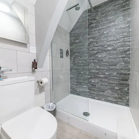 Chequers Lodge- Dalton-in- Furness- Self Check In- For Professionals And Tourists Dalton in Furness