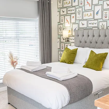 Chequers Lodge- Dalton-in- Furness- Self Check In- For Professionals And Tourists *