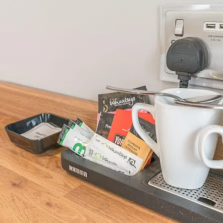 Chequers Lodge- Dalton-in- Furness- Self Check In- For Professionals And Tourists Hotel