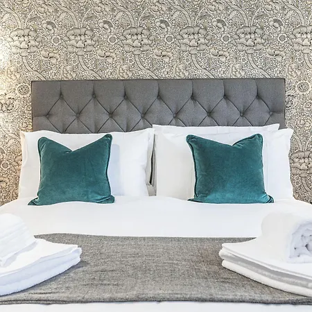 Chequers Lodge- Dalton-in- Furness- Self Check In- For Professionals And Tourists *